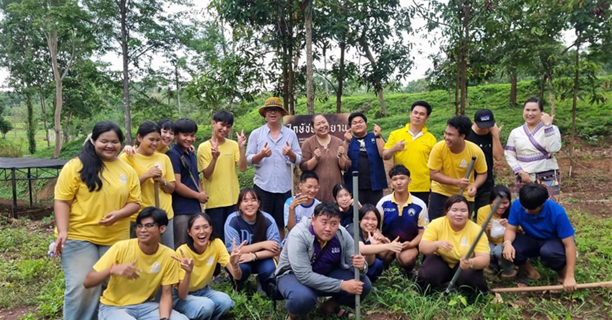 Demonstration School Students Engage in Tree Planting Initiative to Promote Sustainable Development